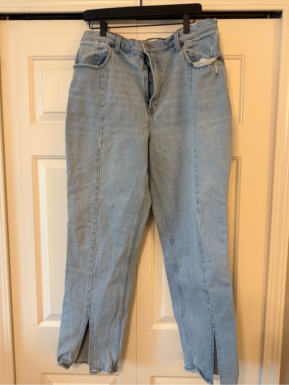 Abercrombie & Fitch Women's Light Blue High-Rise '90s Straight Jeans